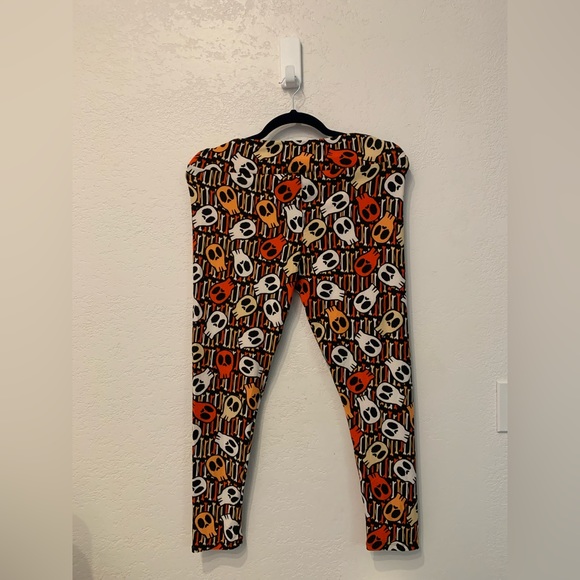 LuLaRoe TC2 Skulls and Bones Leggings - Picture 1 of 13